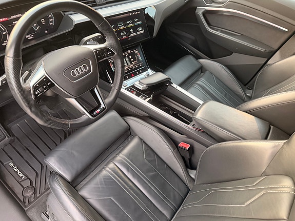 Audi e-tron 16 of 29