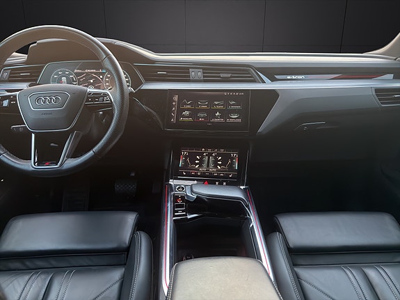 Audi e-tron 18 of 29