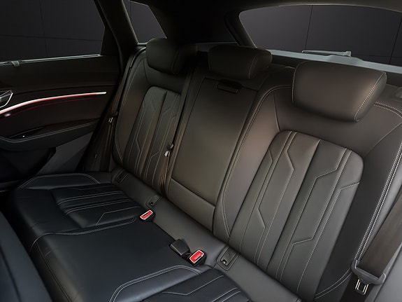 Audi e-tron 24 of 29