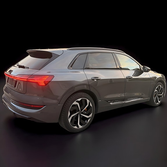 Audi e-tron 11 of 29