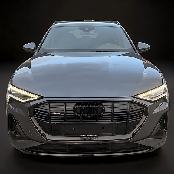 Audi e-tron 7 of 29