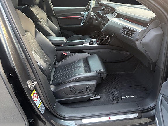 Audi e-tron 19 of 29