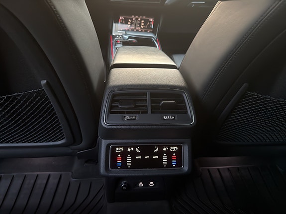 Audi e-tron 27 of 29