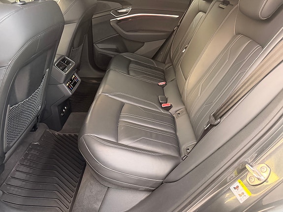 Audi e-tron 25 of 29