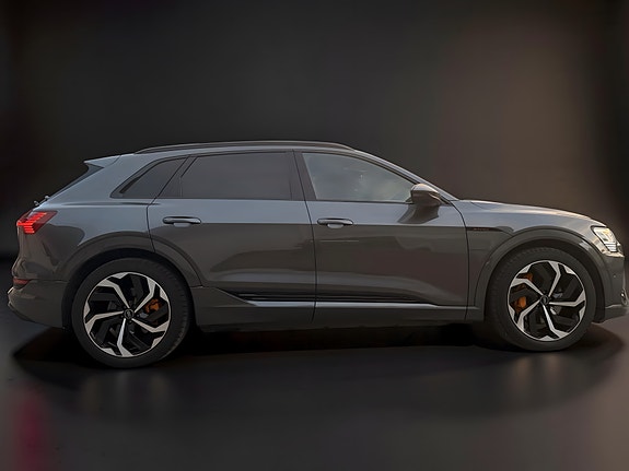 Audi e-tron 10 of 29