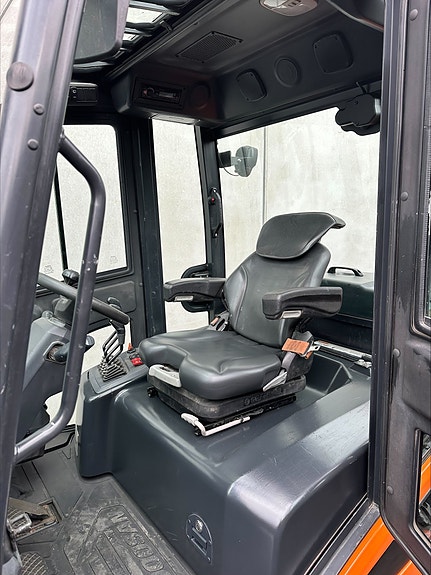 Doosan 5T dieseltruck, kun 2316 timer! Leveringsklar 2 of 5