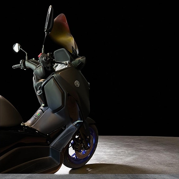 Yamaha XMAX 300 5 of 5