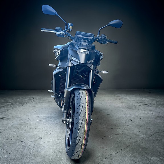 Yamaha MT-09 Y-AMT 3 of 5