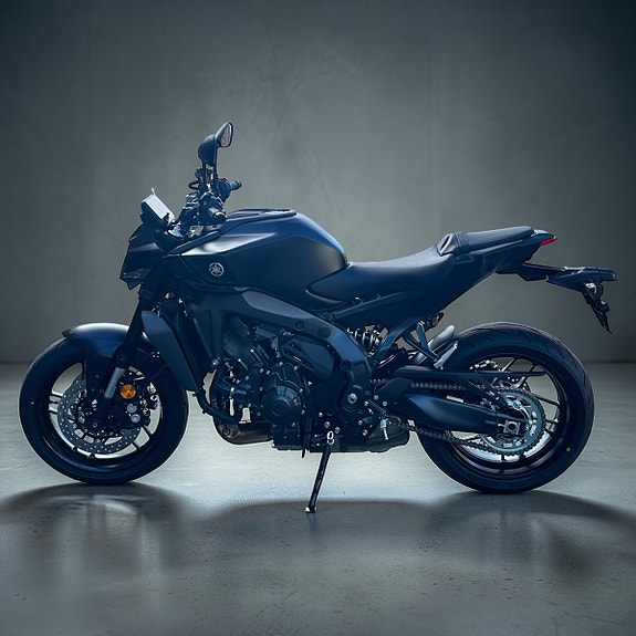 Yamaha MT-09 Y-AMT 4 of 5