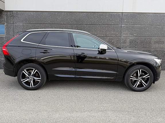 Volvo XC60 2 of 5