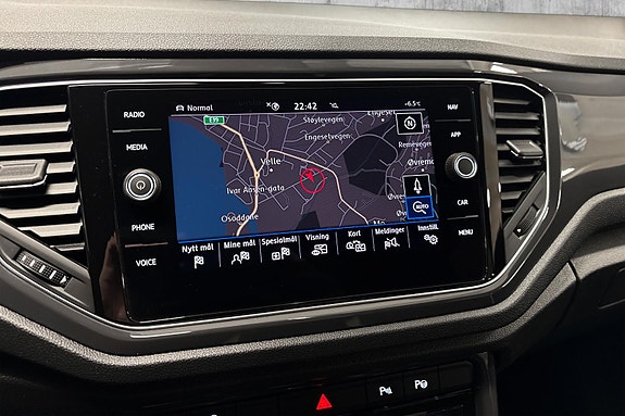 Volkswagen T-Roc 17 of 20