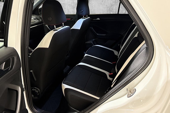 Volkswagen T-Roc 20 of 20