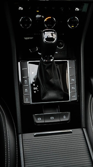 Skoda Superb 25 of 30
