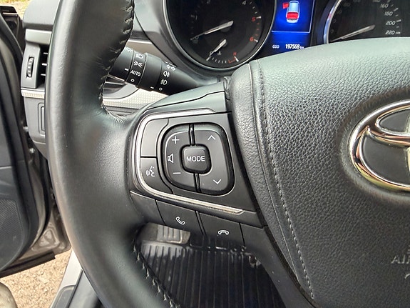 Toyota Avensis 20 of 30