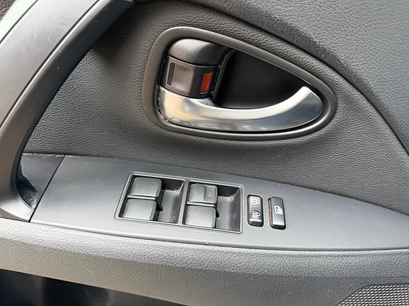 Toyota Avensis 16 of 30