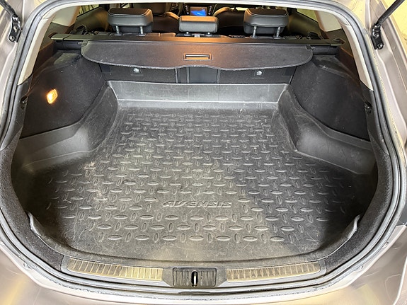 Toyota Avensis 7 of 30
