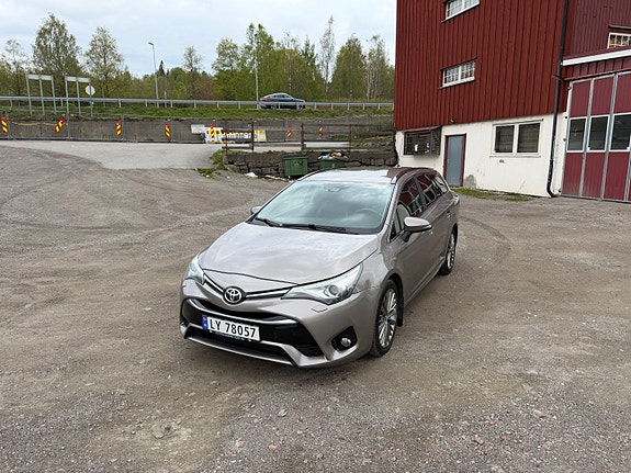 Toyota Avensis 12 of 30