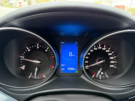 Toyota Avensis 30 of 30