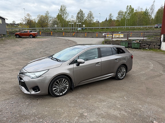 Toyota Avensis 11 of 30
