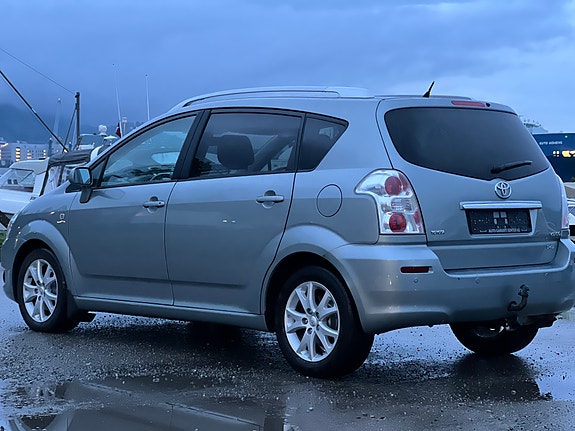 Toyota Corolla Verso 5 of 5