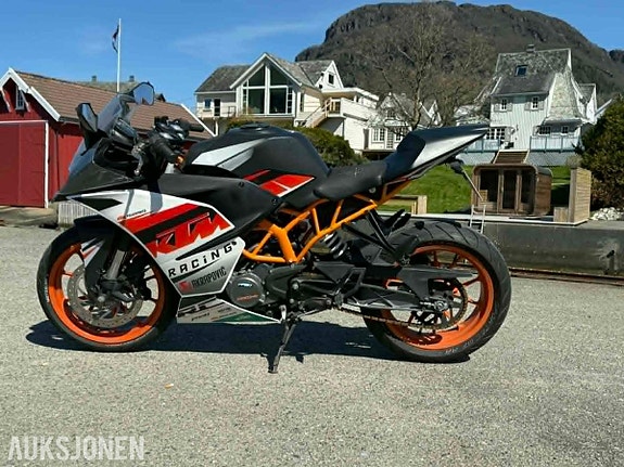 KTM RC 125R 2 of 5