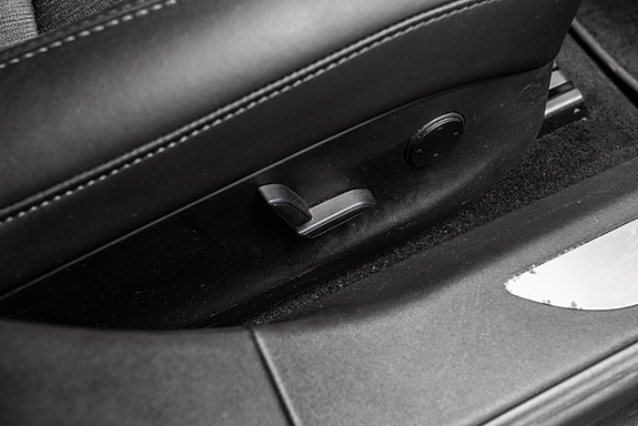 Tesla Model S 18 of 27