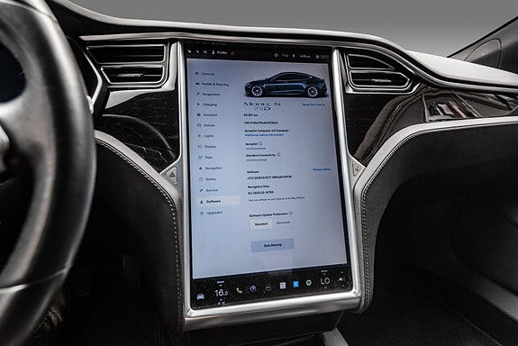 Tesla Model S 21 of 27