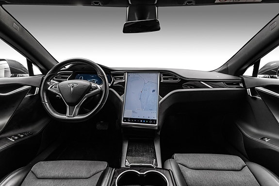 Tesla Model S 10 of 27