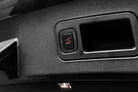 Tesla Model S 26 of 27