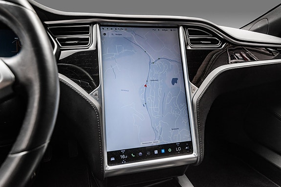 Tesla Model S 20 of 27
