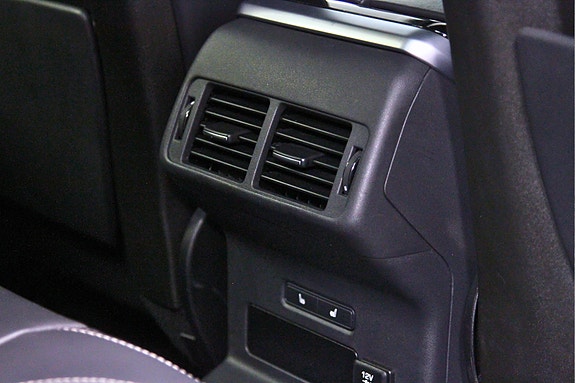 Land Rover Range Rover Velar 5 of 30