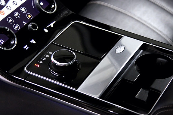 Land Rover Range Rover Velar 22 of 30