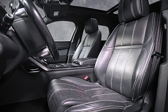 Land Rover Range Rover Velar 8 of 30