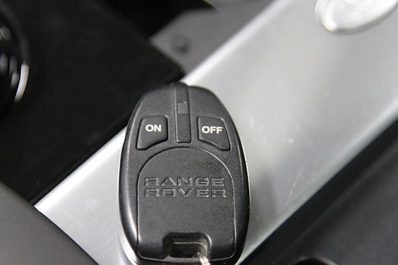 Land Rover Range Rover Velar 23 of 30
