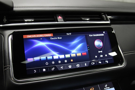 Land Rover Range Rover Velar 16 of 30