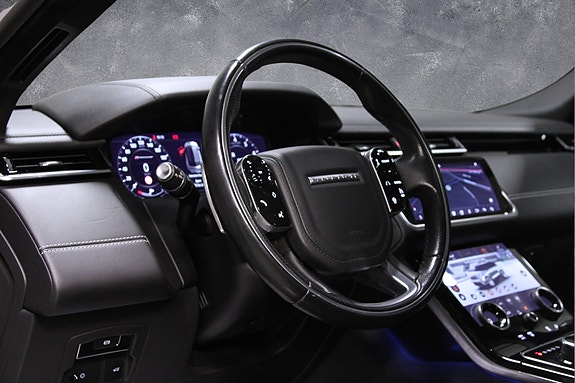 Land Rover Range Rover Velar 26 of 30
