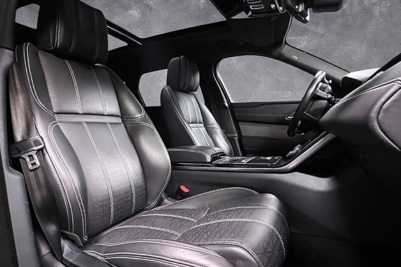 Land Rover Range Rover Velar 9 of 30