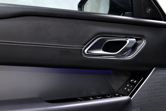 Land Rover Range Rover Velar 30 of 30