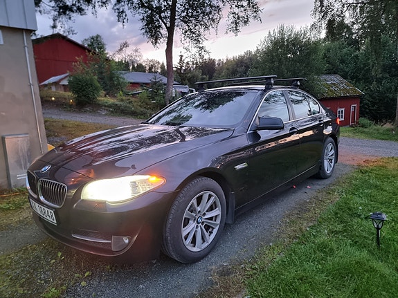 BMW 525d 2 of 5