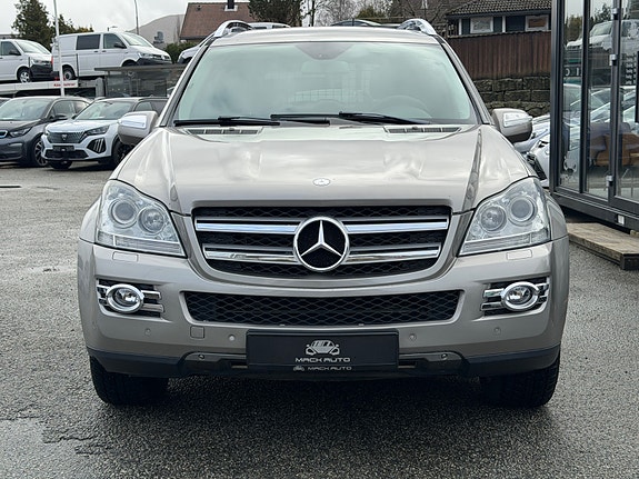 Mercedes-Benz GL 2 of 5