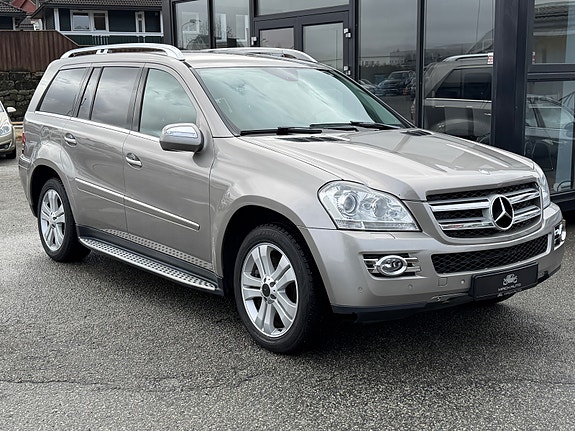 Mercedes-Benz GL 3 of 5