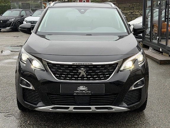Peugeot 5008 2 of 5