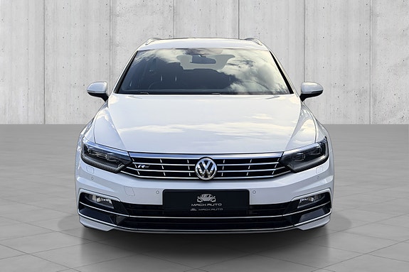 Volkswagen Passat 2 of 5