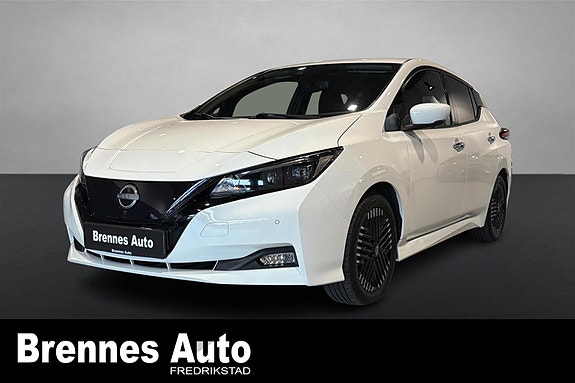 Nissan Leaf 3 of 24