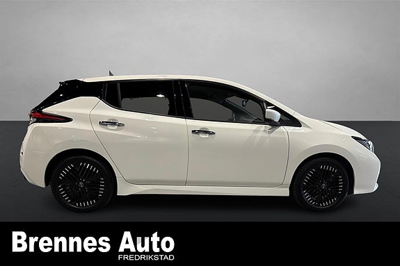 Nissan Leaf 8 of 24