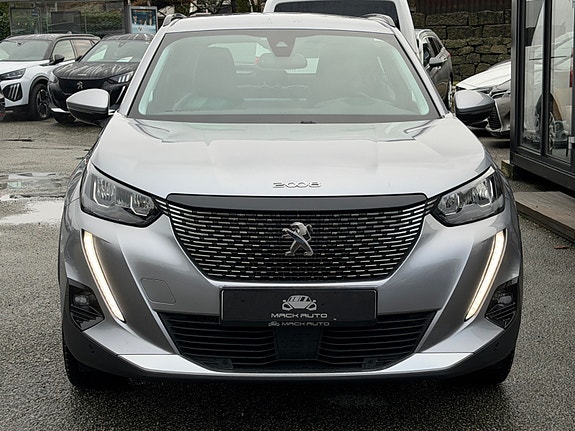 Peugeot 2008 2 of 5
