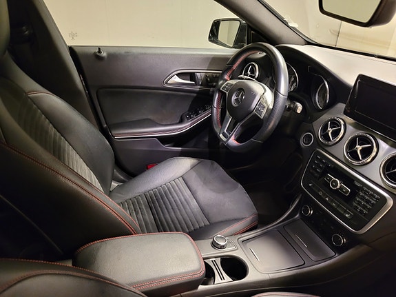 Mercedes-Benz CLA180 15 of 28