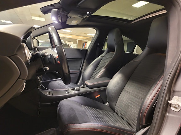 Mercedes-Benz CLA180 21 of 28