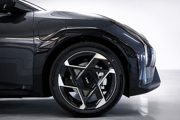 Kia EV4 5 of 24
