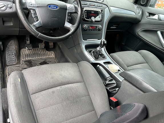 Ford Mondeo 20 of 27